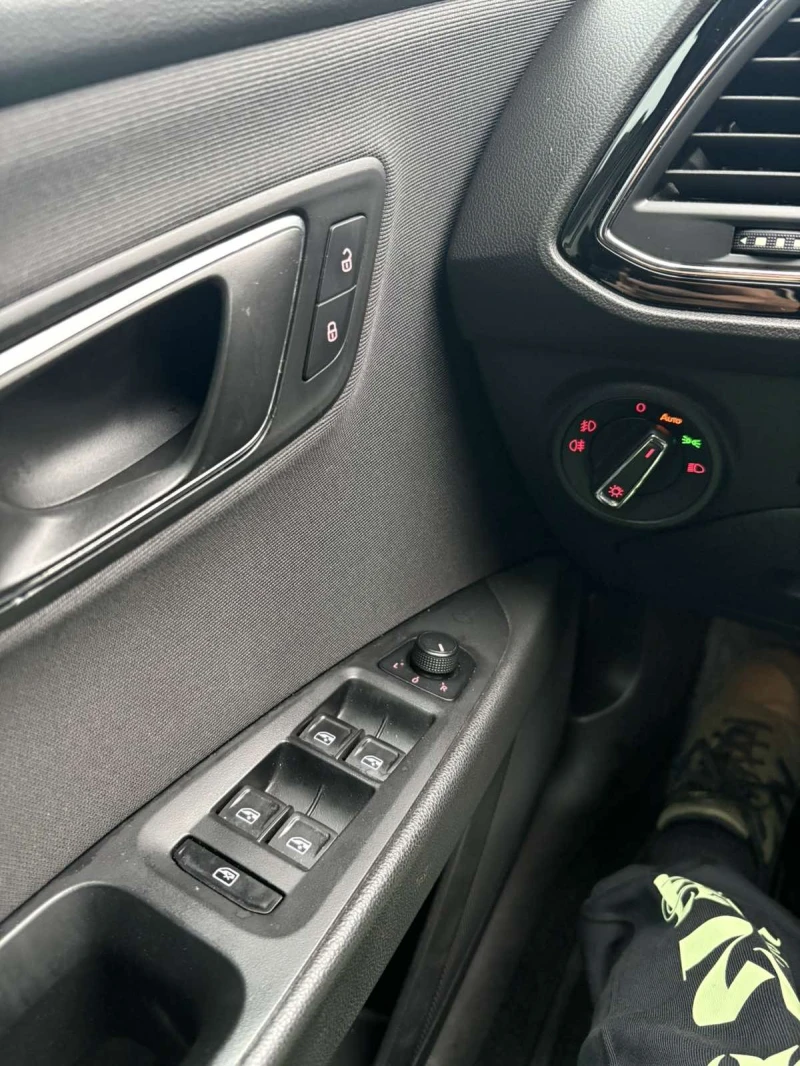 Seat Leon 1.4i TGI-фабричен DSG, снимка 10 - Автомобили и джипове - 52131111