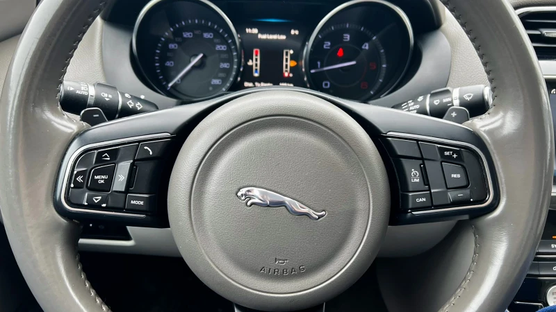 Jaguar XE X760, снимка 9 - Автомобили и джипове - 53225032