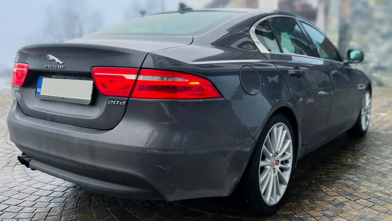 Jaguar XE X760, снимка 5 - Автомобили и джипове - 53225032