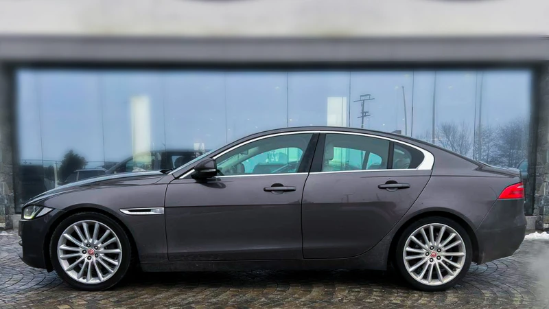 Jaguar XE X760, снимка 3 - Автомобили и джипове - 53225032