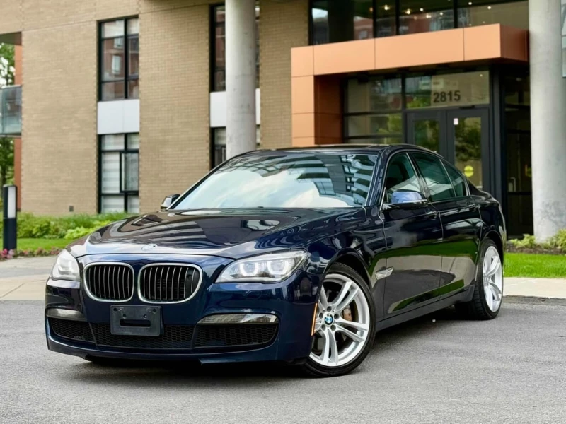 BMW 750 * 4dr Sdn xDrive AWD * CARFAX * ЦЕНА ДО БГ