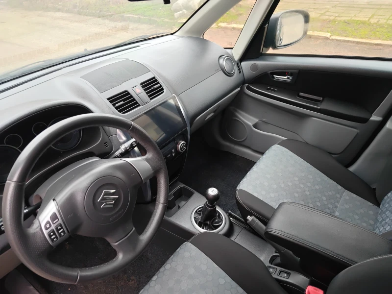 Suzuki SX4, снимка 9 - Автомобили и джипове - 53417383