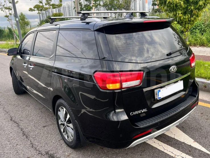 Kia Carnival 6+ 1, снимка 3 - Автомобили и джипове - 52738866