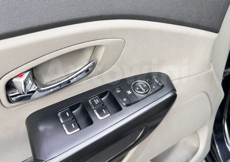 Kia Carnival 6+ 1, снимка 7 - Автомобили и джипове - 52738866