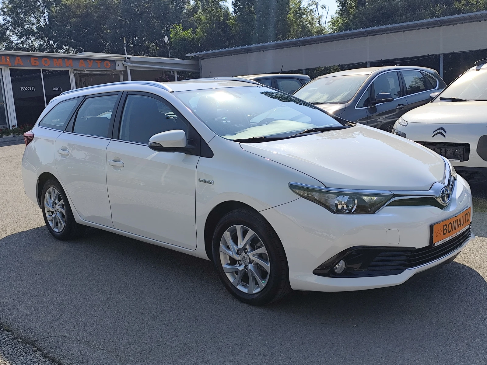 Toyota Auris 1.8HYBRID * LED* EURO6B* TOURING SPORTS* FACELIFT - изображение 3