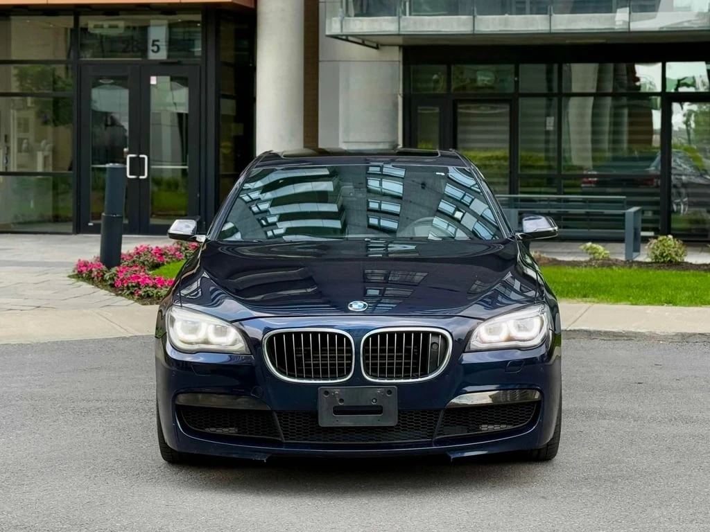 BMW 750 * 4dr Sdn xDrive AWD * CARFAX * ЦЕНА ДО БГ - изображение 6