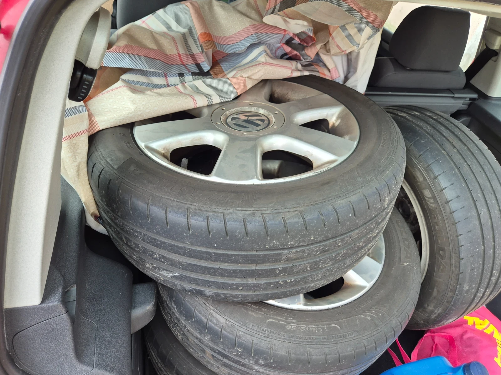 VW Touran, снимка 12 - Автомобили и джипове - 53965890