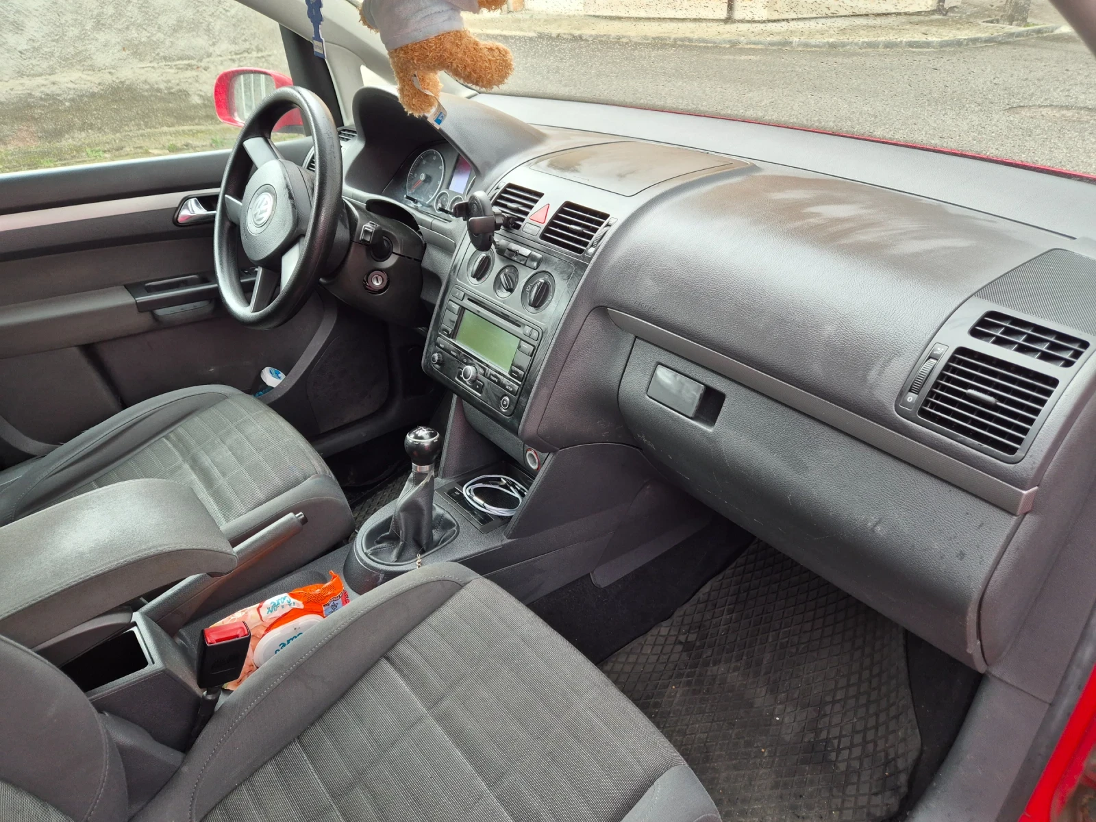 VW Touran, снимка 10 - Автомобили и джипове - 53965890