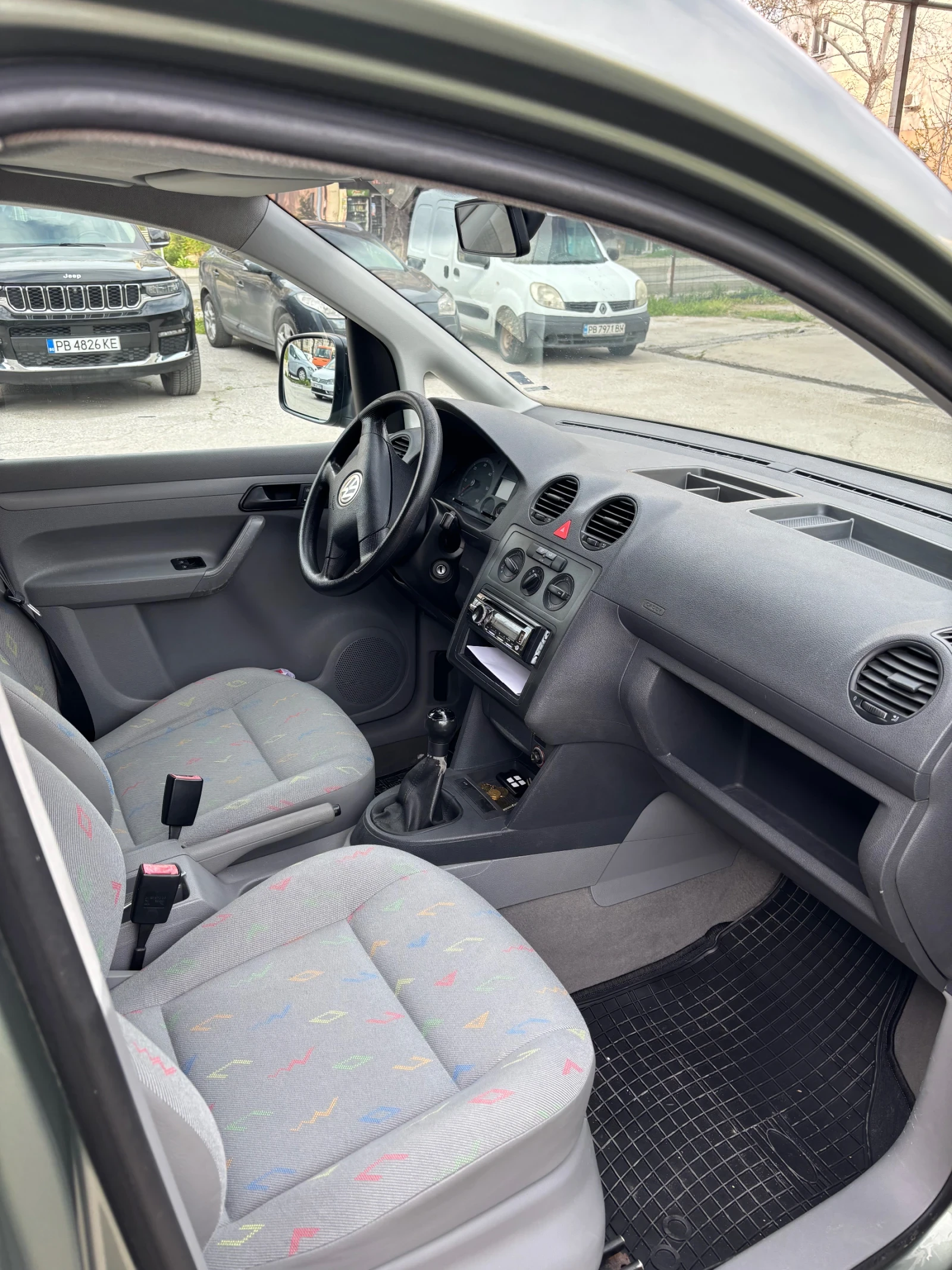 VW Caddy 1.9 TDI * * * Klimatik* * , снимка 8 - Автомобили и джипове - 54126902