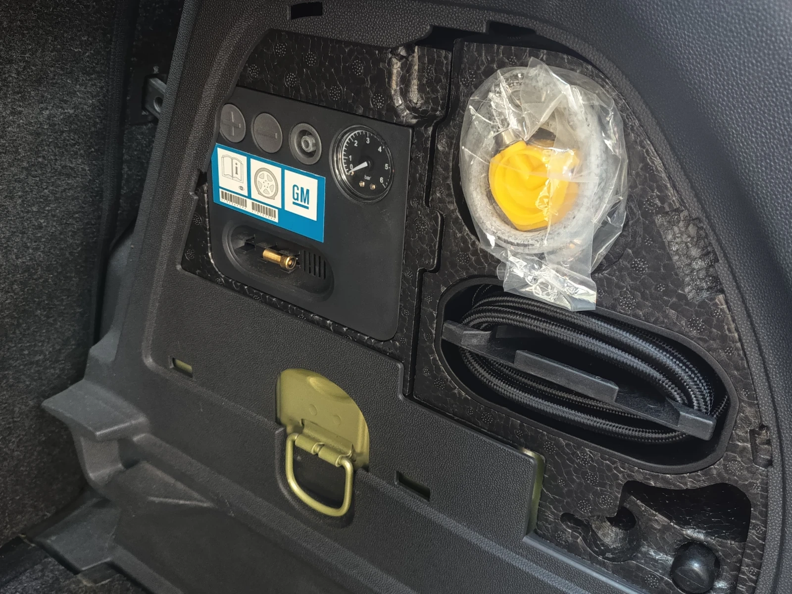Opel Corsa 1.3 CDTI 90коня 6скорости автопилот климатроник, снимка 16 - Автомобили и джипове - 54424942