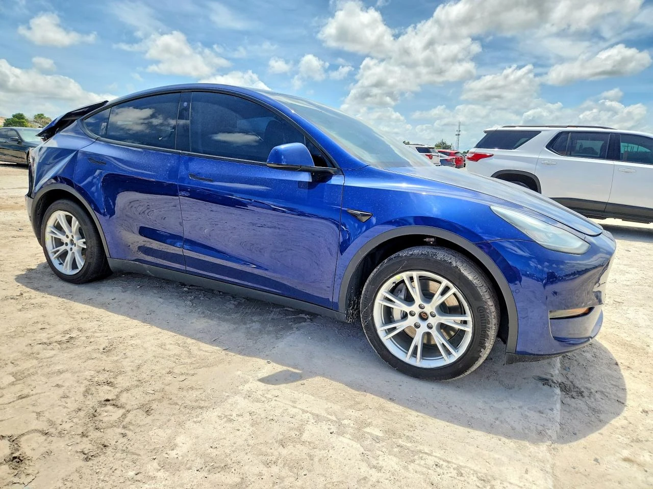 Tesla Model Y, снимка 4 - Автомобили и джипове - 54647727