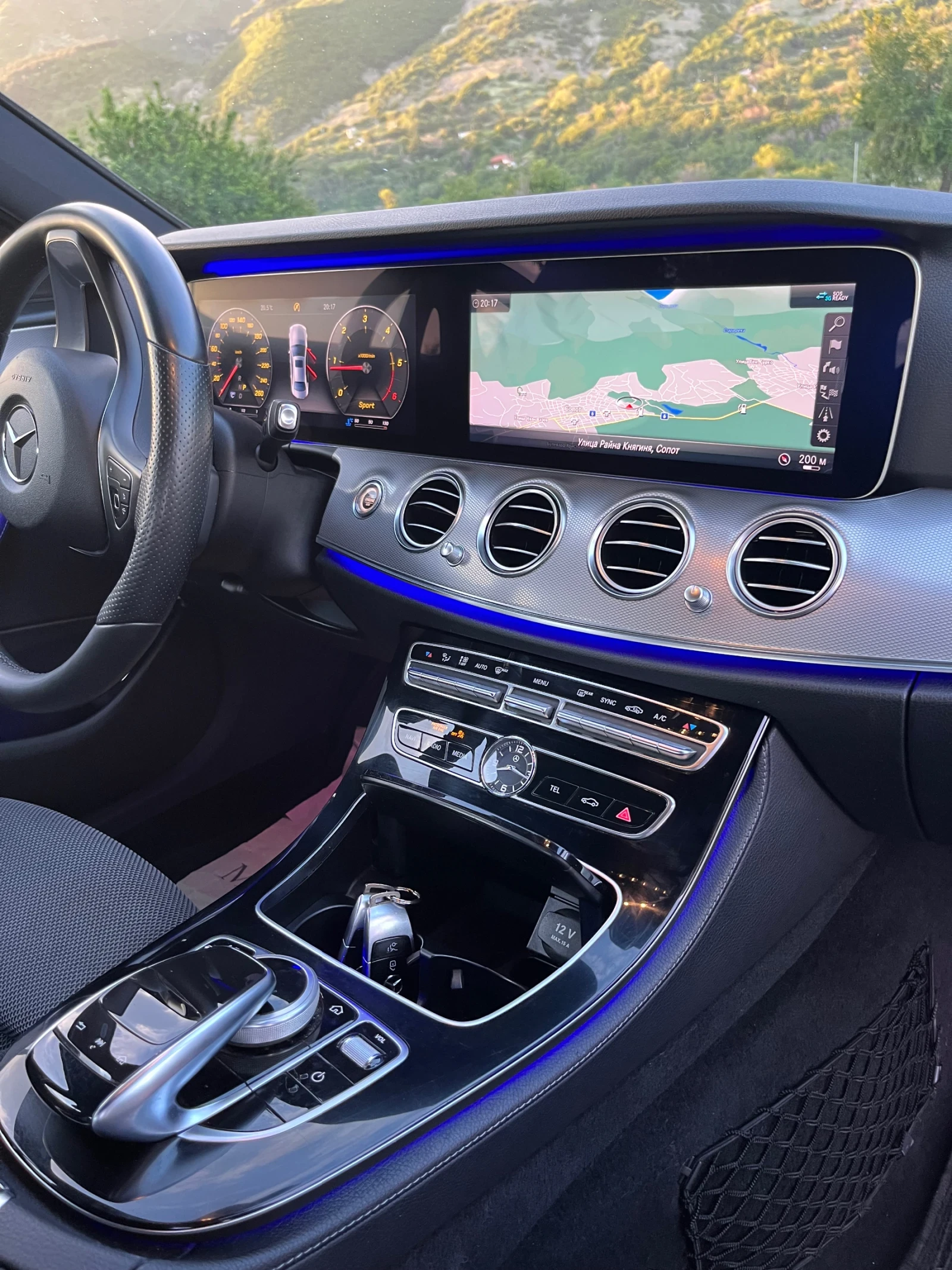 Mercedes-Benz E 220 ДИГИТАЛНО  ТАБЛО / ХЕД ЪП / АВАНГАРД / БЕЛГИЯ , снимка 9 - Автомобили и джипове - 54769404