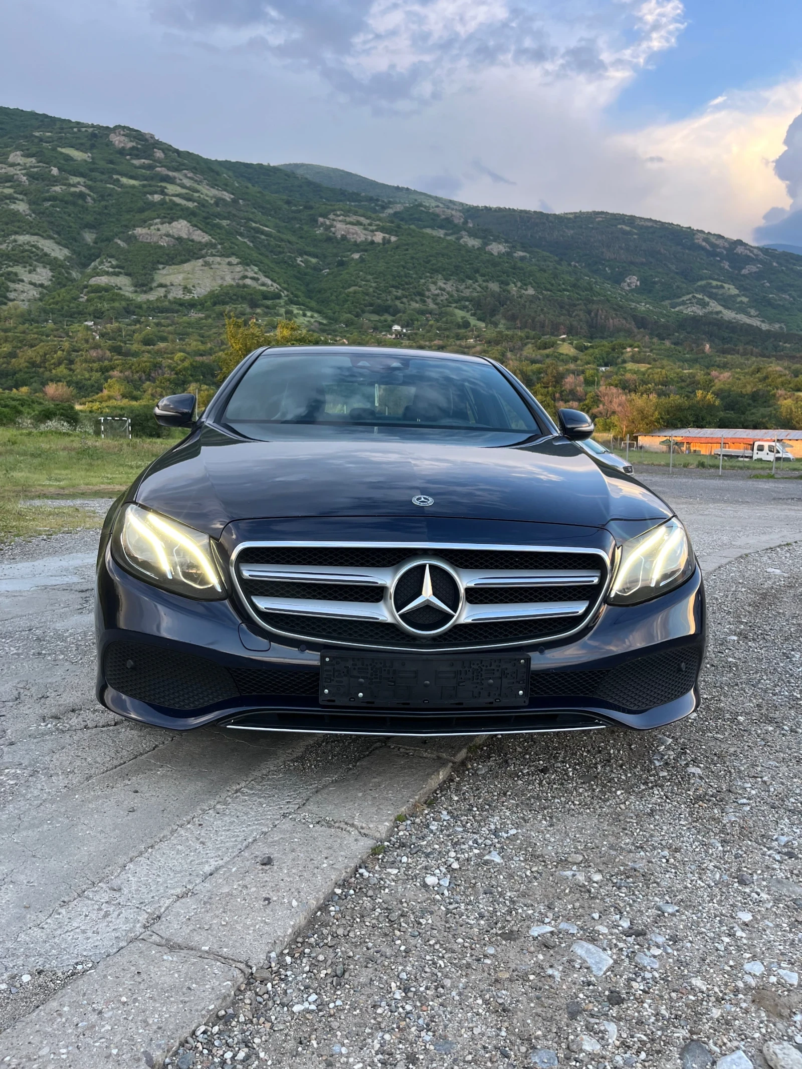 Mercedes-Benz E 220 ДИГИТАЛНО  ТАБЛО / ХЕД ЪП / АВАНГАРД / БЕЛГИЯ 