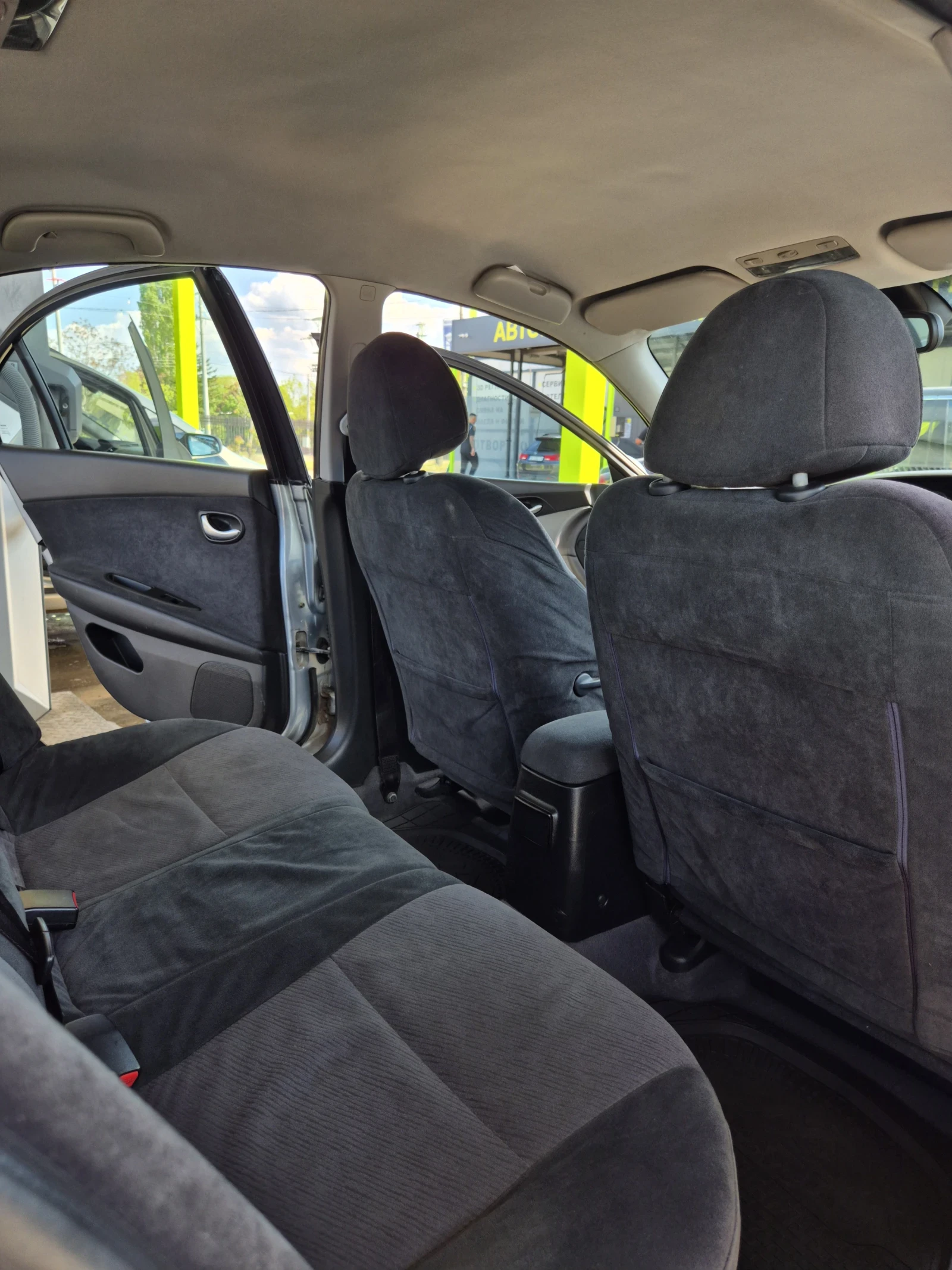 Nissan Primera 2.0 16V ГАЗ/БЕНЗИН, снимка 8 - Автомобили и джипове - 54947684