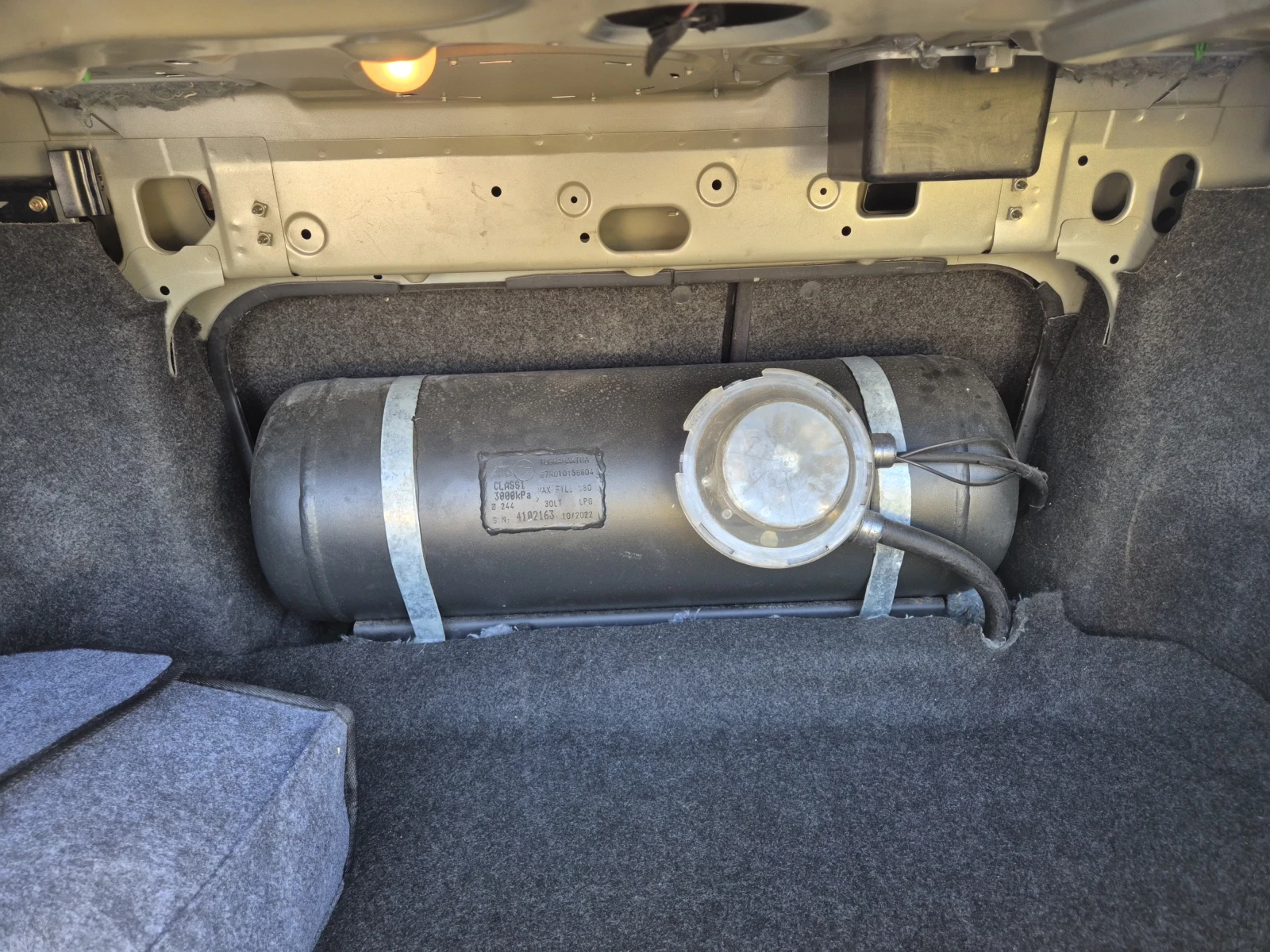 Nissan Primera 2.0 16V ГАЗ/БЕНЗИН, снимка 4 - Автомобили и джипове - 54947684