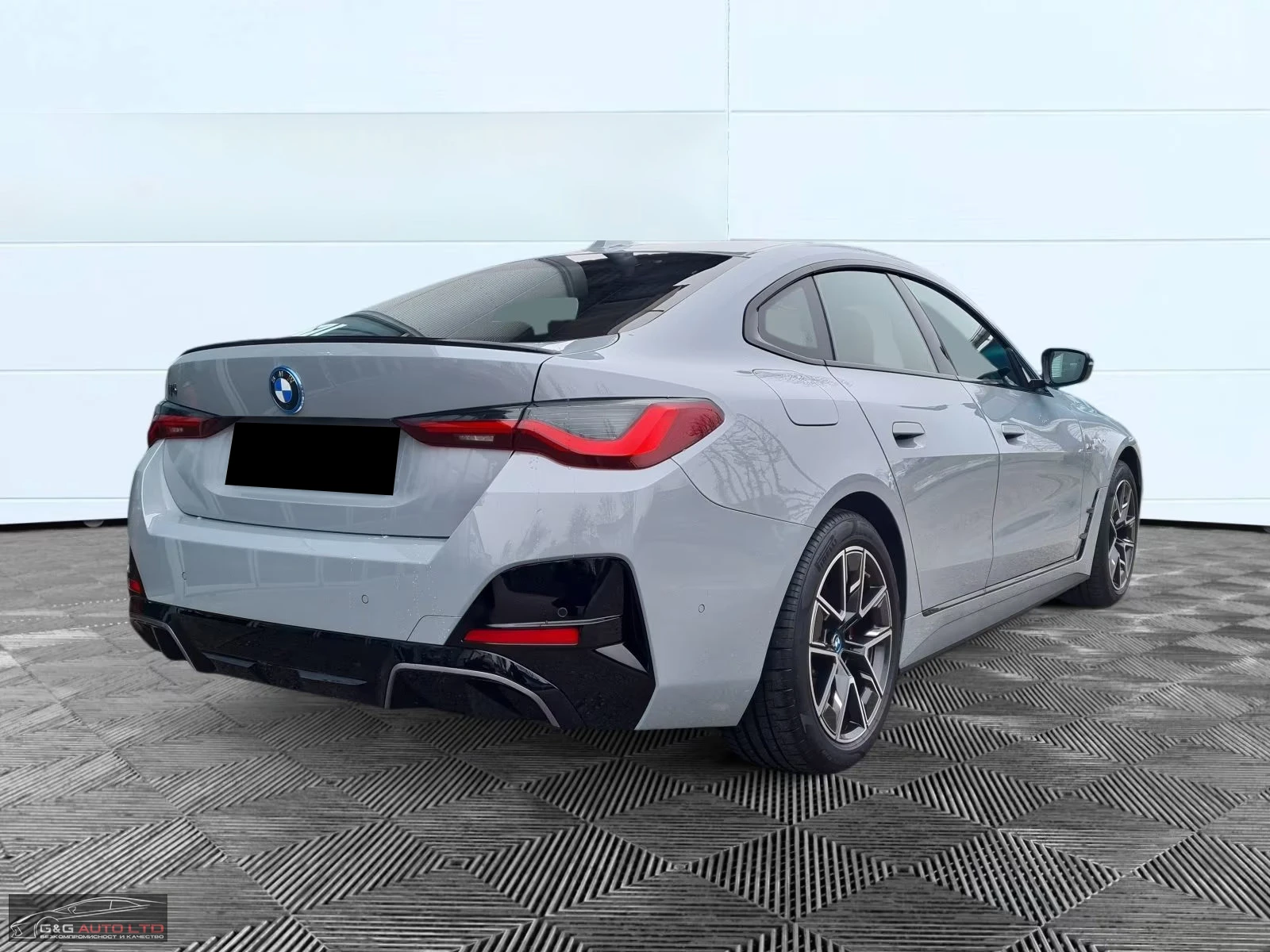 BMW i4 M50/533HP/xDRIVE/SPORT/PRO/360/BLACK/ACC/532z, снимка 4 - Автомобили и джипове - 55143821