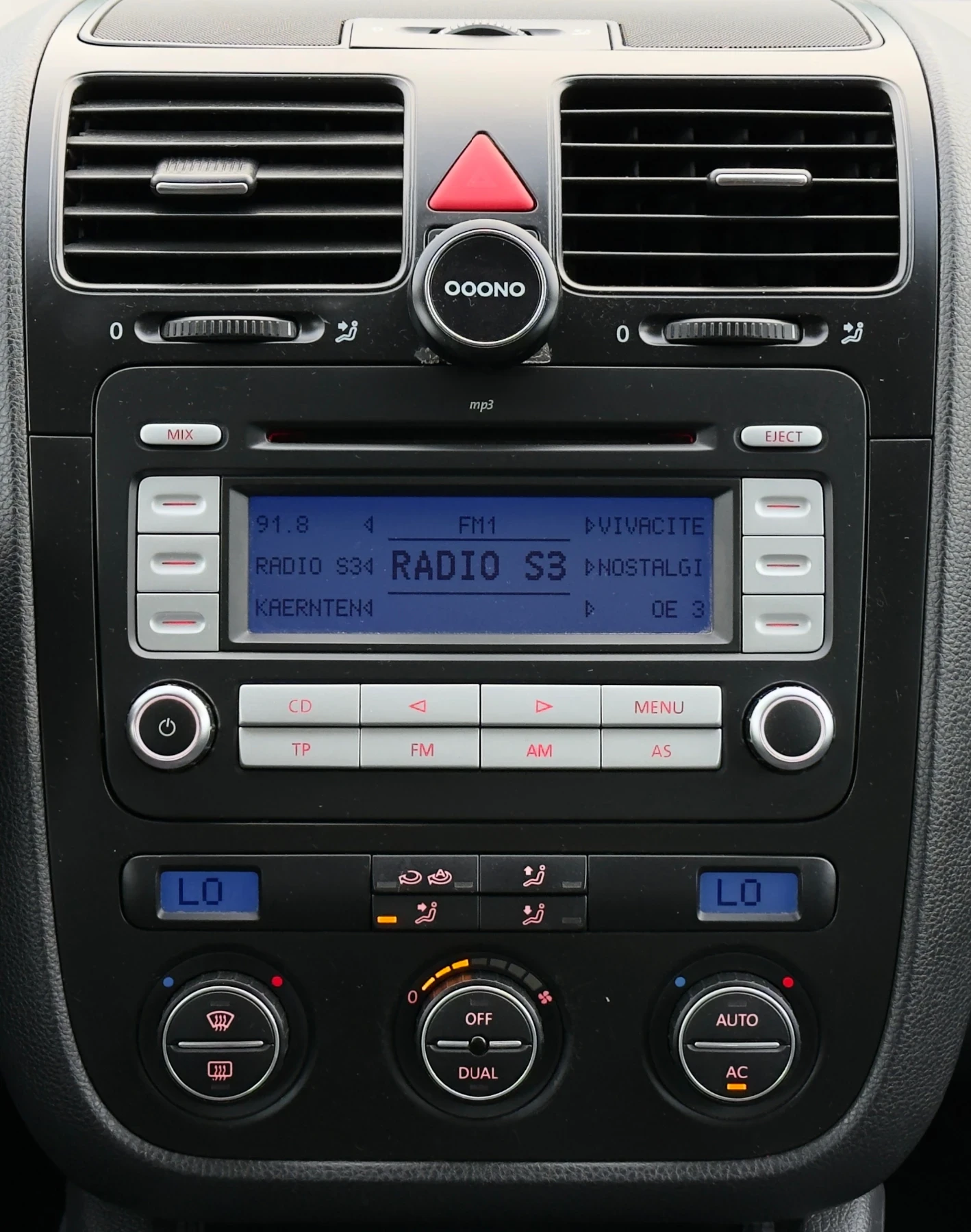 VW Jetta 1.9TDi 105hp, снимка 14 - Автомобили и джипове - 55362033