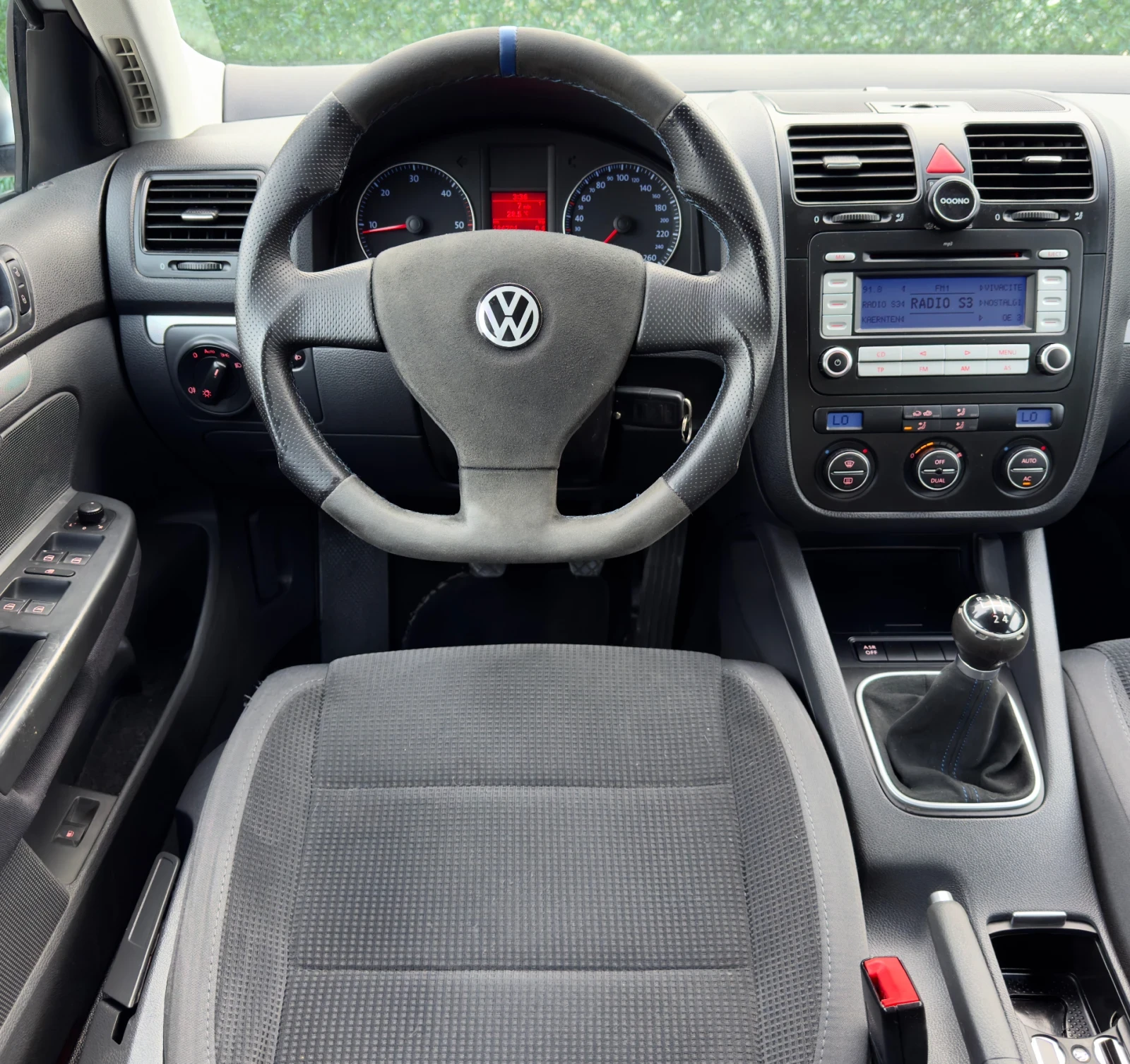 VW Jetta 1.9TDi 105hp, снимка 11 - Автомобили и джипове - 55362033