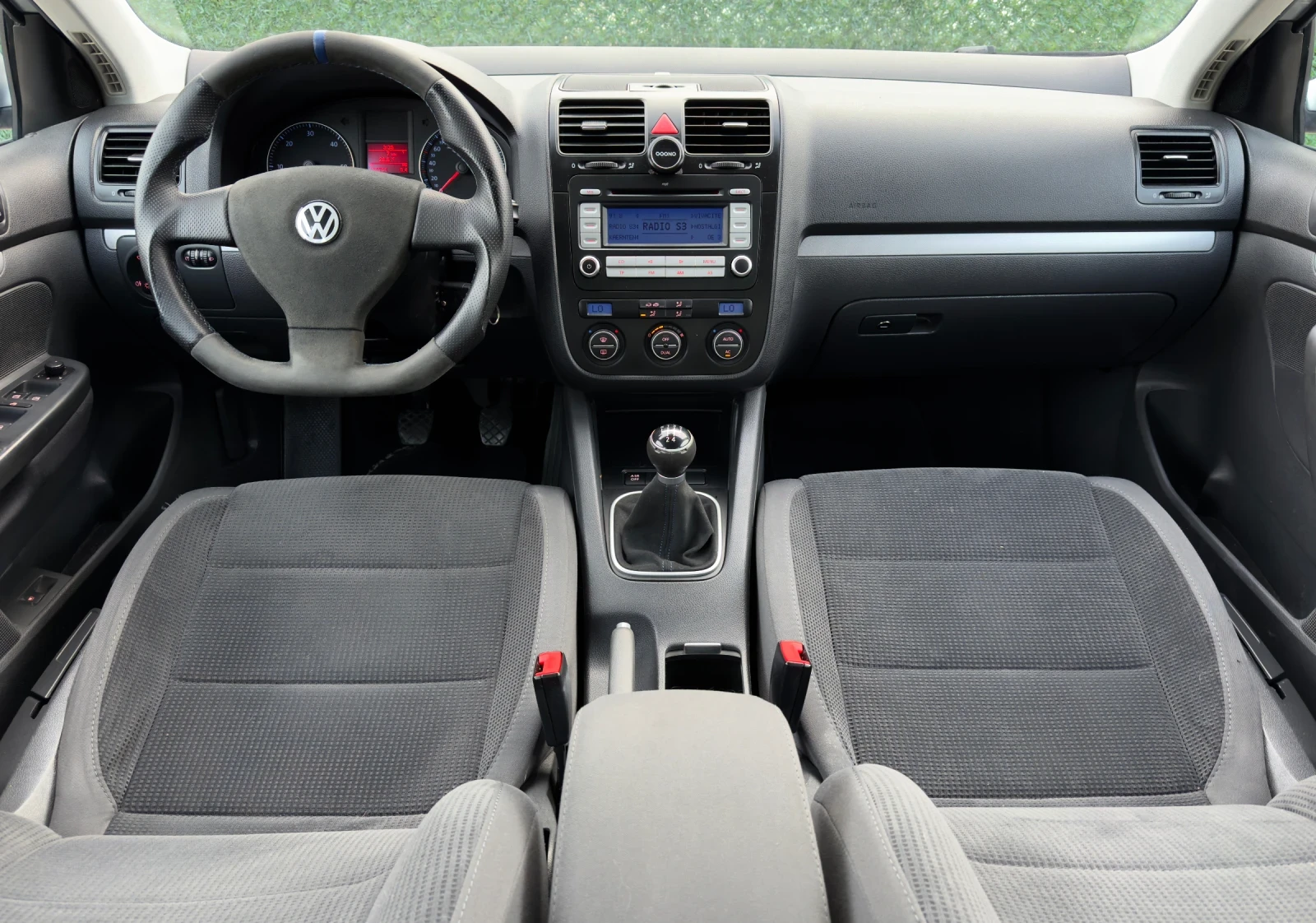 VW Jetta 1.9TDi 105hp, снимка 10 - Автомобили и джипове - 55362033
