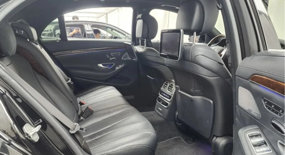 Mercedes-Benz S 350 L * АВТО КРЕДИТ* ЦЕНА ДО БГ * Сервизна история * , снимка 13 - Автомобили и джипове - 55493534