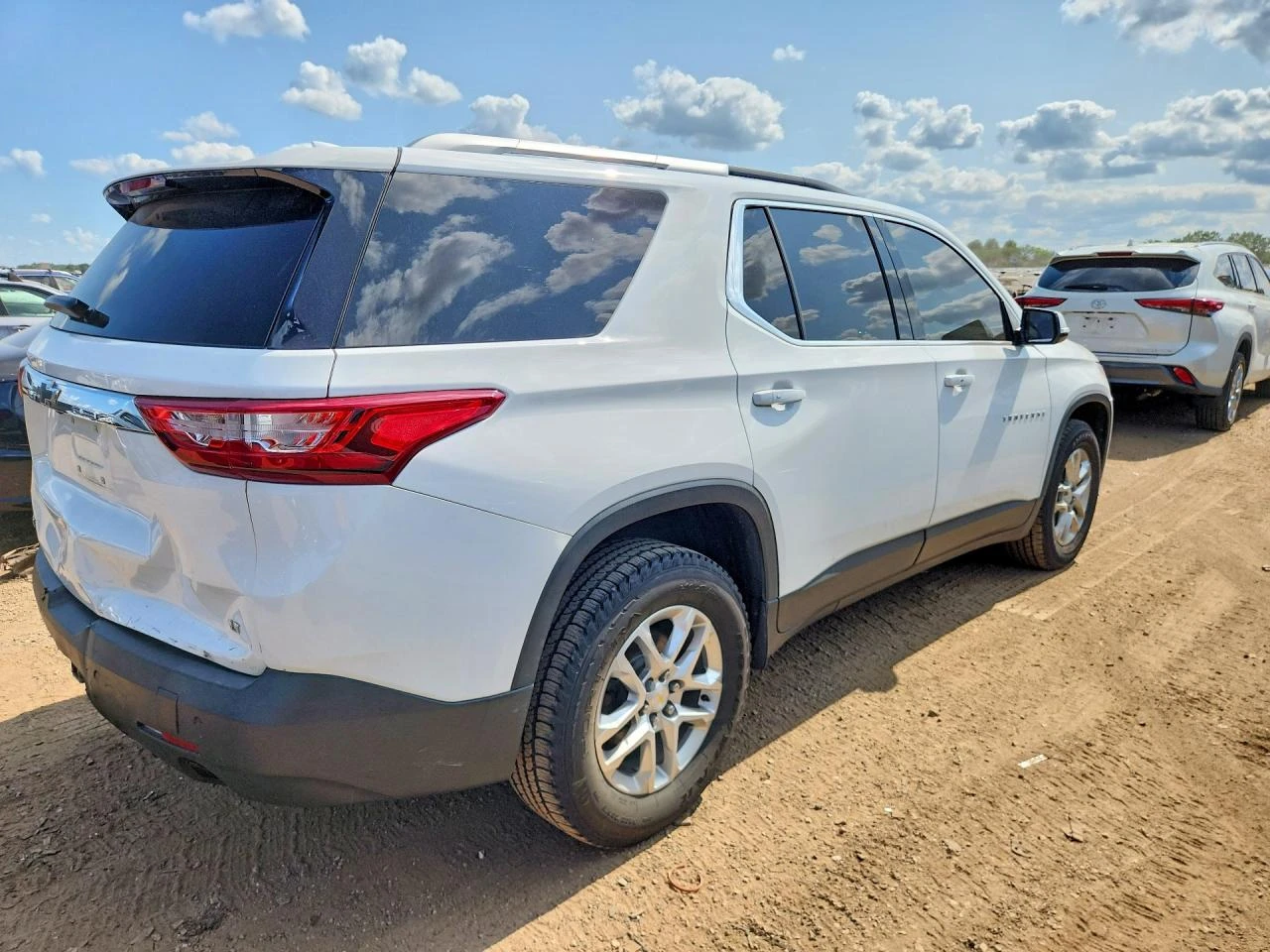 Chevrolet Traverse 3.6l Lt, снимка 3 - Автомобили и джипове - 56075902