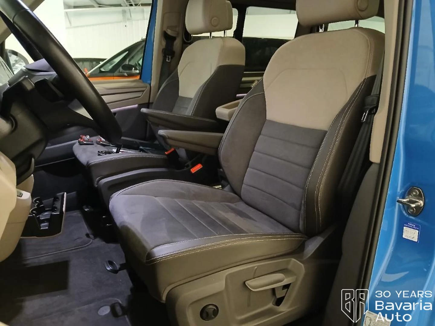 VW Multivan lang Style DSG Easy Open Basic, снимка 6 - Автомобили и джипове - 56333251