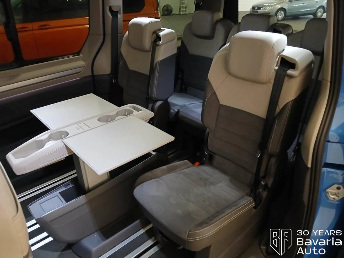 VW Multivan lang Style DSG Easy Open Basic, снимка 9 - Автомобили и джипове - 56333251
