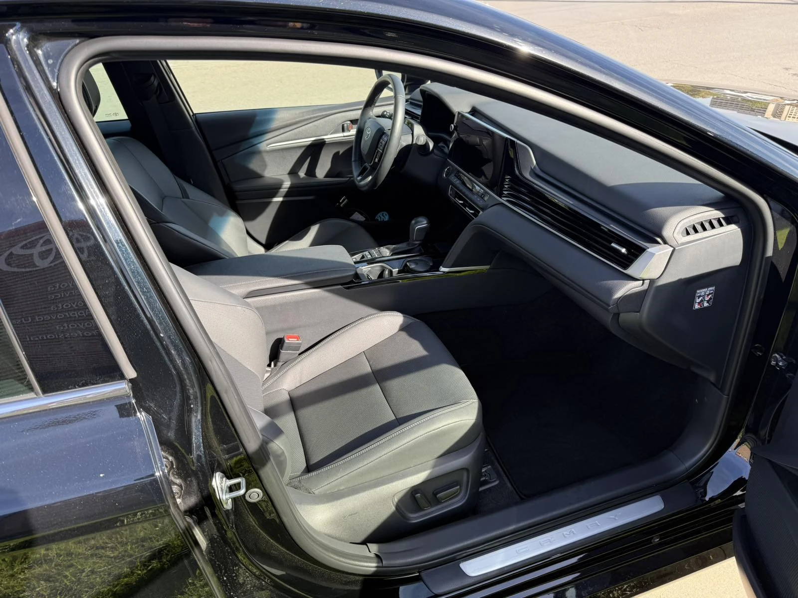 Toyota Camry 2.5 HSD Elegance, снимка 12 - Автомобили и джипове - 56376375