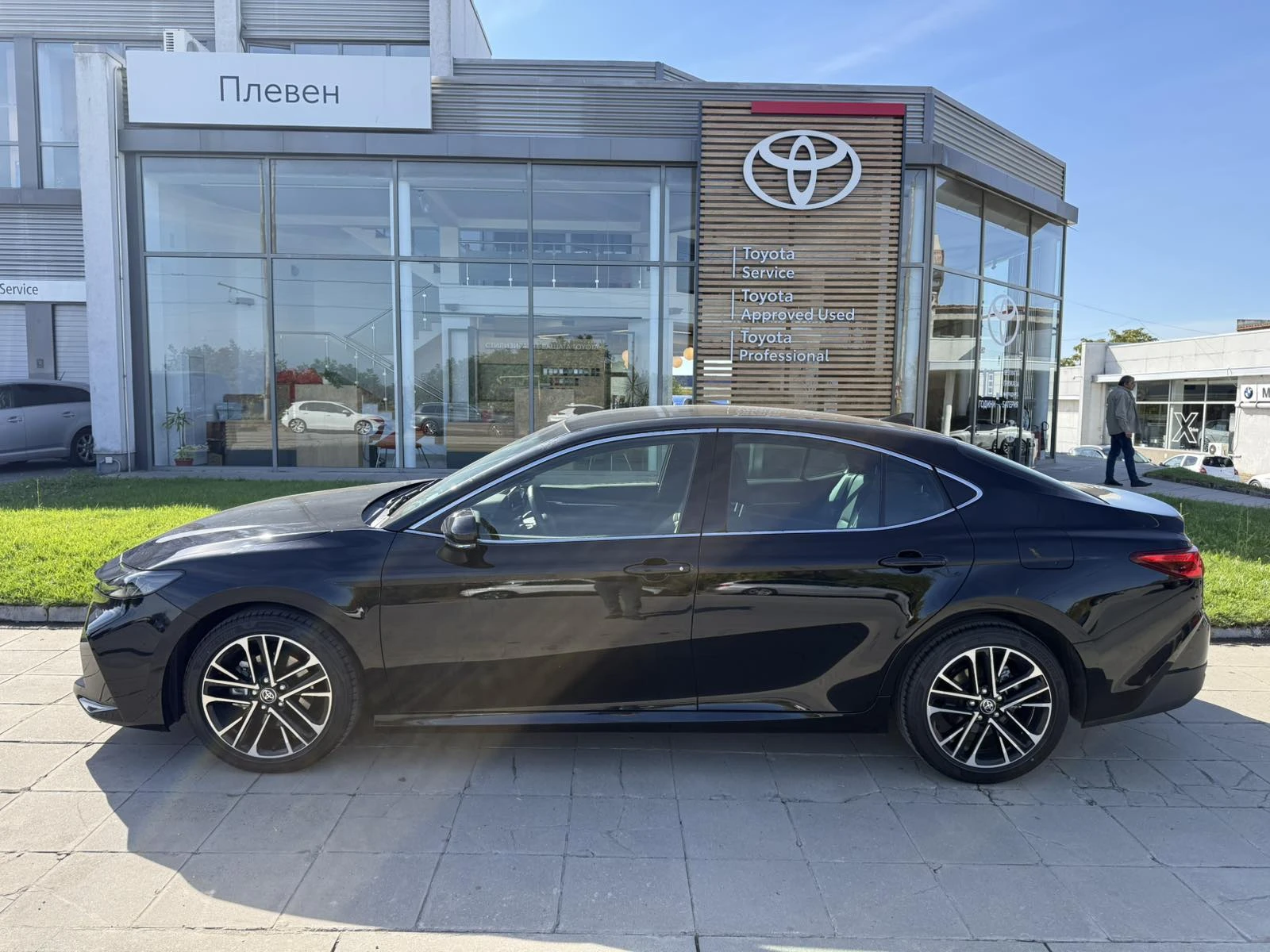 Toyota Camry 2.5 HSD Elegance, снимка 3 - Автомобили и джипове - 56376375