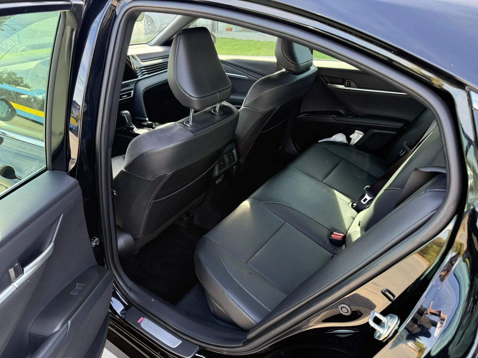 Toyota Camry 2.5 HSD Elegance, снимка 14 - Автомобили и джипове - 56376375