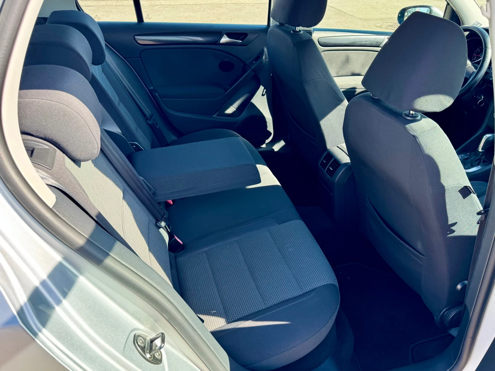 VW Golf 1.4-TSI , снимка 12 - Автомобили и джипове - 56640110