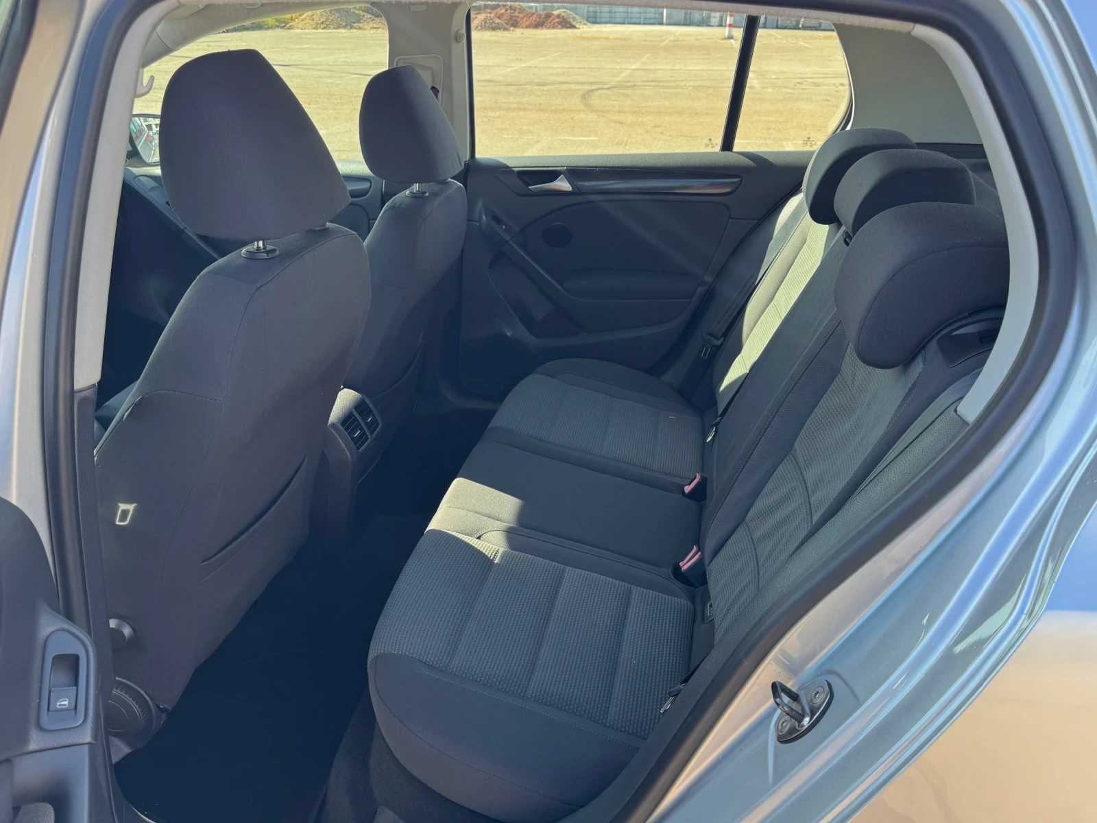 VW Golf 1.4-TSI , снимка 9 - Автомобили и джипове - 56640110