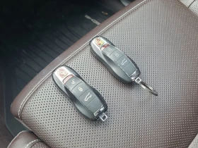 Porsche Macan * TURBO SPORT UTILITY * CARFAX * , снимка 11