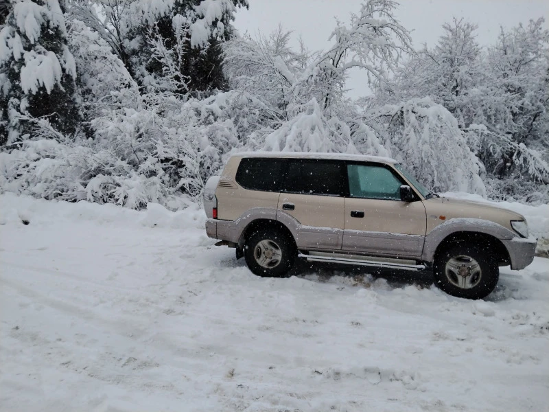 Toyota Land cruiser Prado Gold Limited Special Edition 3.0 D4d, снимка 16 - Автомобили и джипове - 45885375