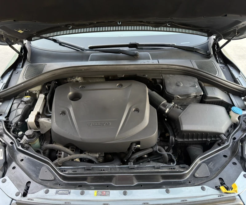 Volvo XC60 D4 190 HP 2017 Г. 172 000 КМ. УНИКАТ, снимка 16 - Автомобили и джипове - 52526837