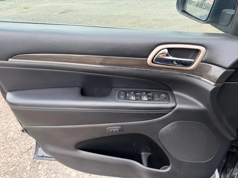 Jeep Grand cherokee 3.0 4x4 overland distronic, kamera, снимка 9 - Автомобили и джипове - 52478595