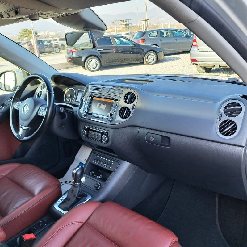 VW Tiguan 2.0TDI* Track&Style 4Motion* Exclusive* FULL&FULL*, снимка 11 - Автомобили и джипове - 52827551