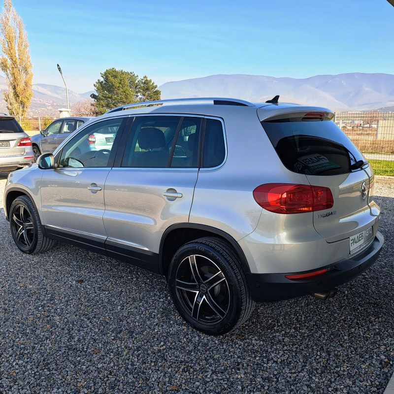 VW Tiguan 2.0TDI* Track&Style 4Motion* Exclusive* FULL&FULL*, снимка 4 - Автомобили и джипове - 52827551