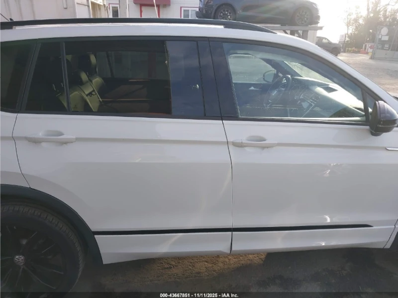 VW Tiguan R-LINE BLACK/2.0T SEL, снимка 8 - Автомобили и джипове - 52858928