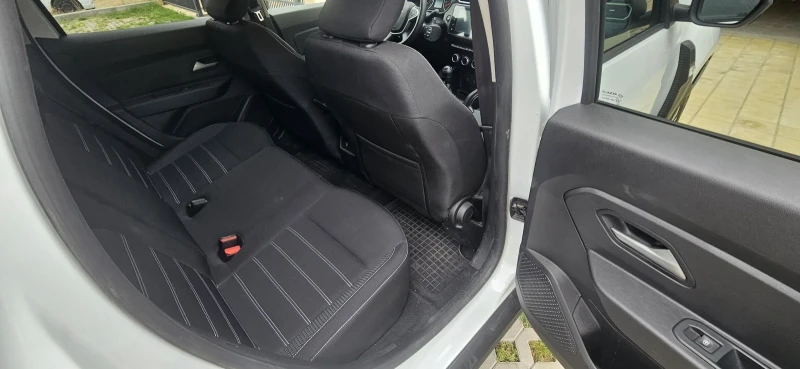 Dacia Duster Гарация 5г!Газ- заводска!, снимка 12 - Автомобили и джипове - 53433386