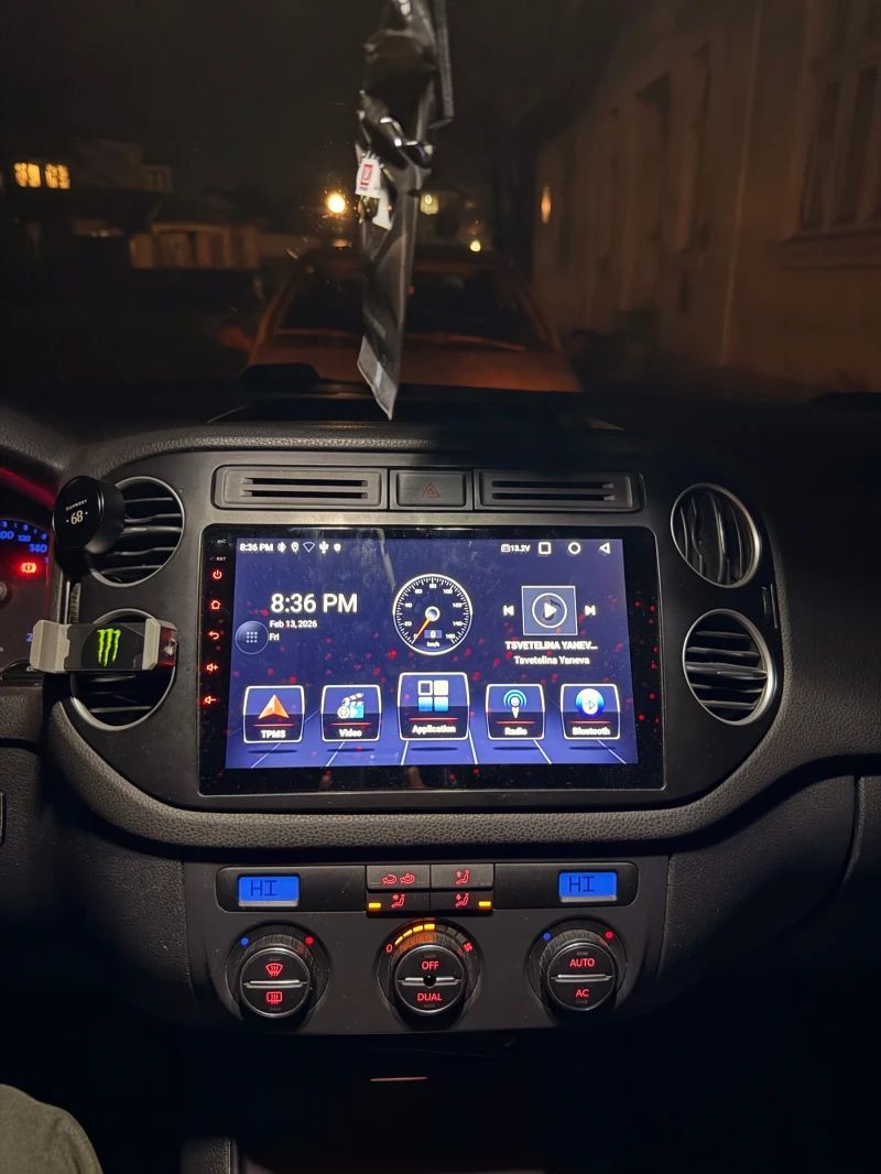 VW Tiguan 2.0 TDI 4Motion, снимка 8 - Автомобили и джипове - 53504416