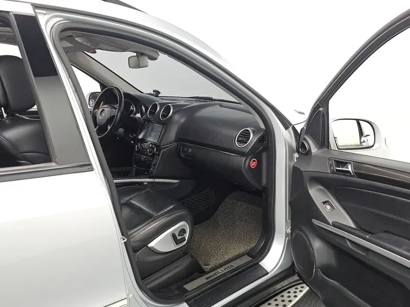Mercedes-Benz ML 63 AMG, снимка 11 - Автомобили и джипове - 52875093