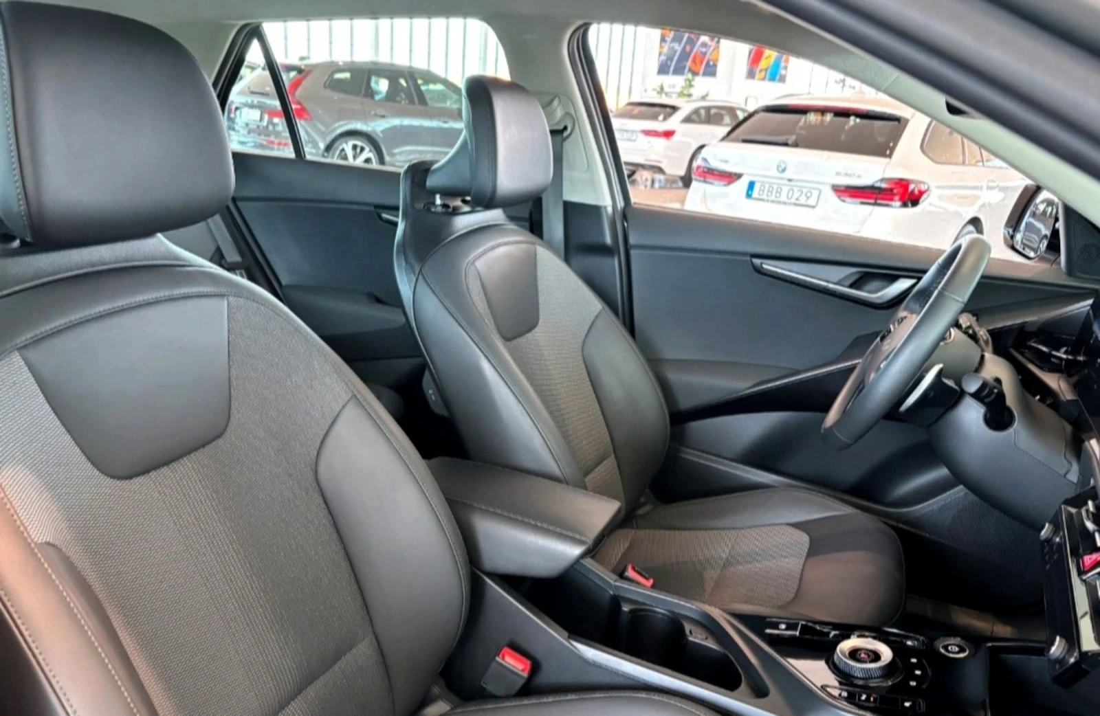 Kia Niro 64KWh//  | Mobile.bg   12