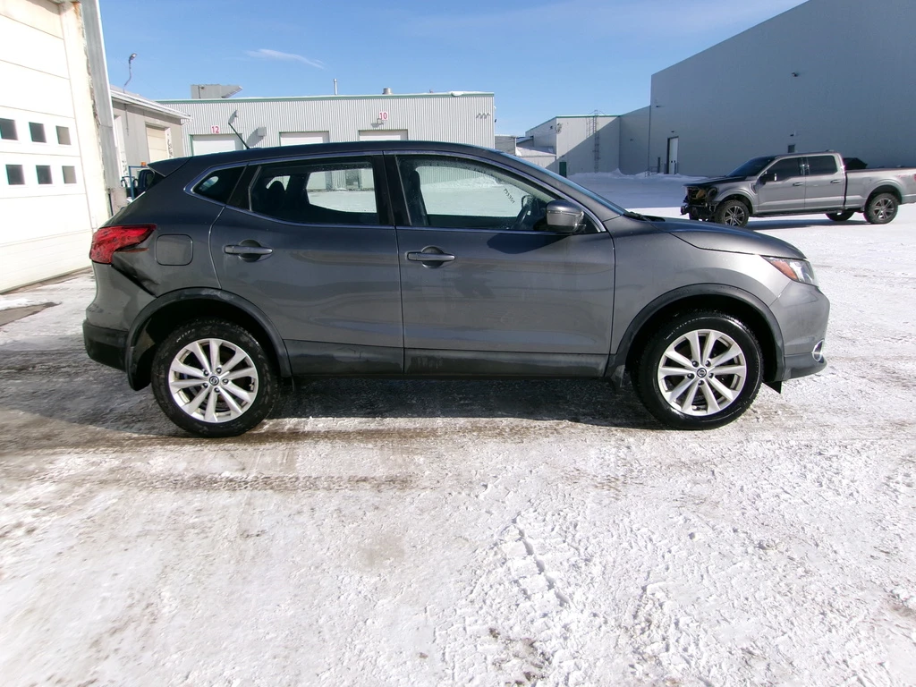 Nissan Qashqai FWD S CVT - изображение 8