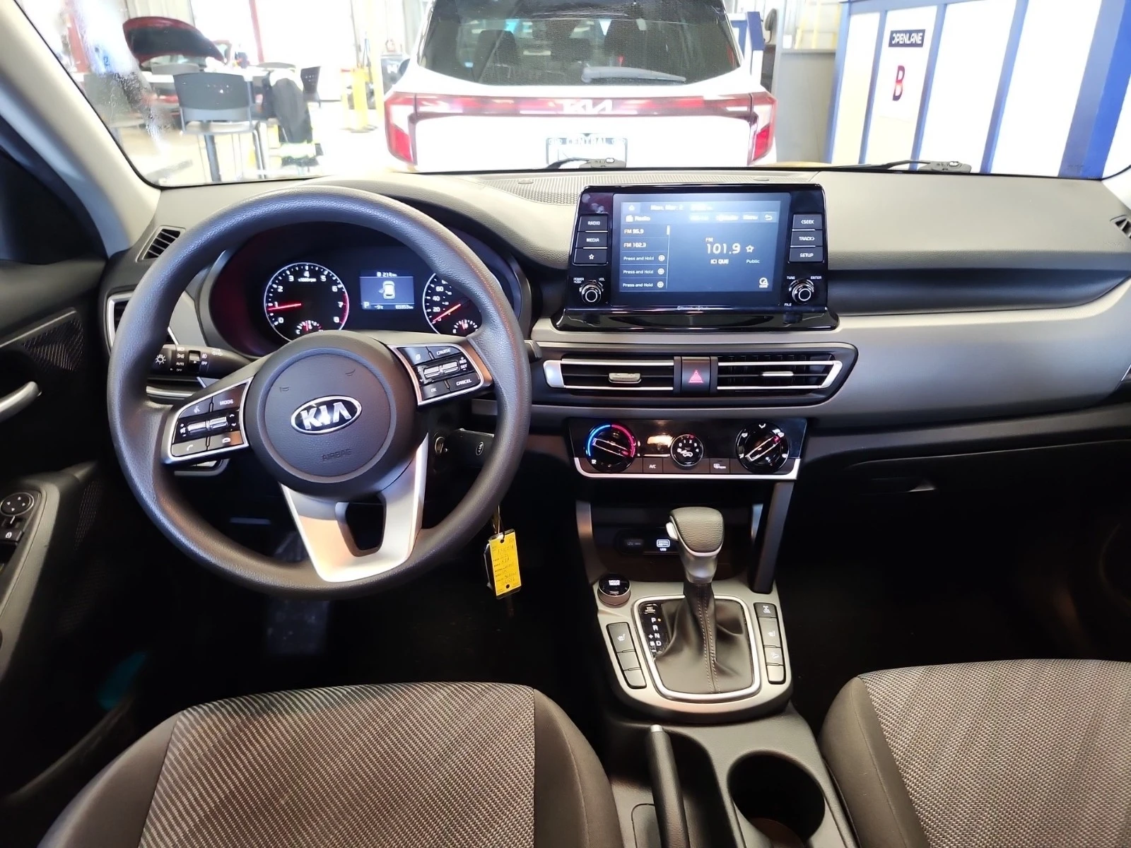 Kia Seltos 2L 4cyl AWD, снимка 10 - Автомобили и джипове - 53710485