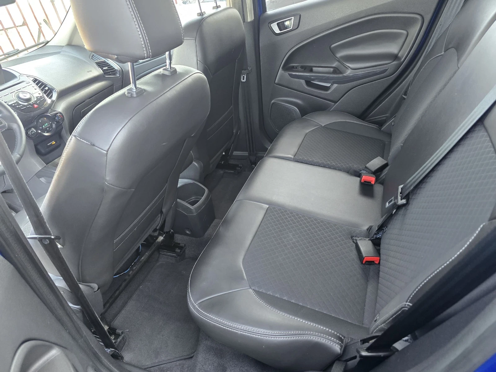 Ford EcoSport 1.5d euro 6, снимка 9 - Автомобили и джипове - 53820167