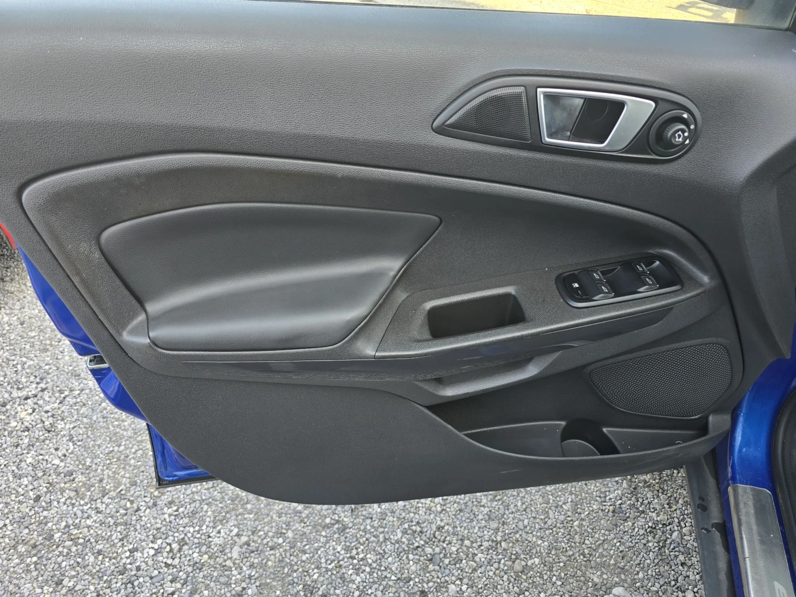 Ford EcoSport 1.5d euro 6, снимка 8 - Автомобили и джипове - 53820167