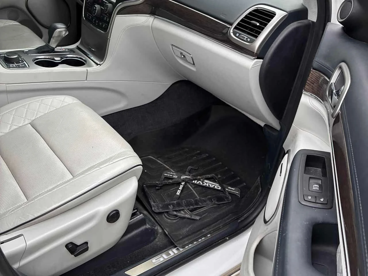 Jeep Grand cherokee * Summit * PANO* KEYLESS* ПОДГРЕВ* , снимка 16 - Автомобили и джипове - 53932229