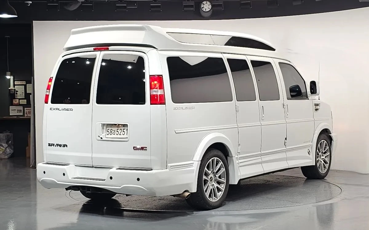 Gmc Savana 6.0 Explorer TV/Масаж/ Подгрев/, снимка 2 - Автомобили и джипове - 54985511