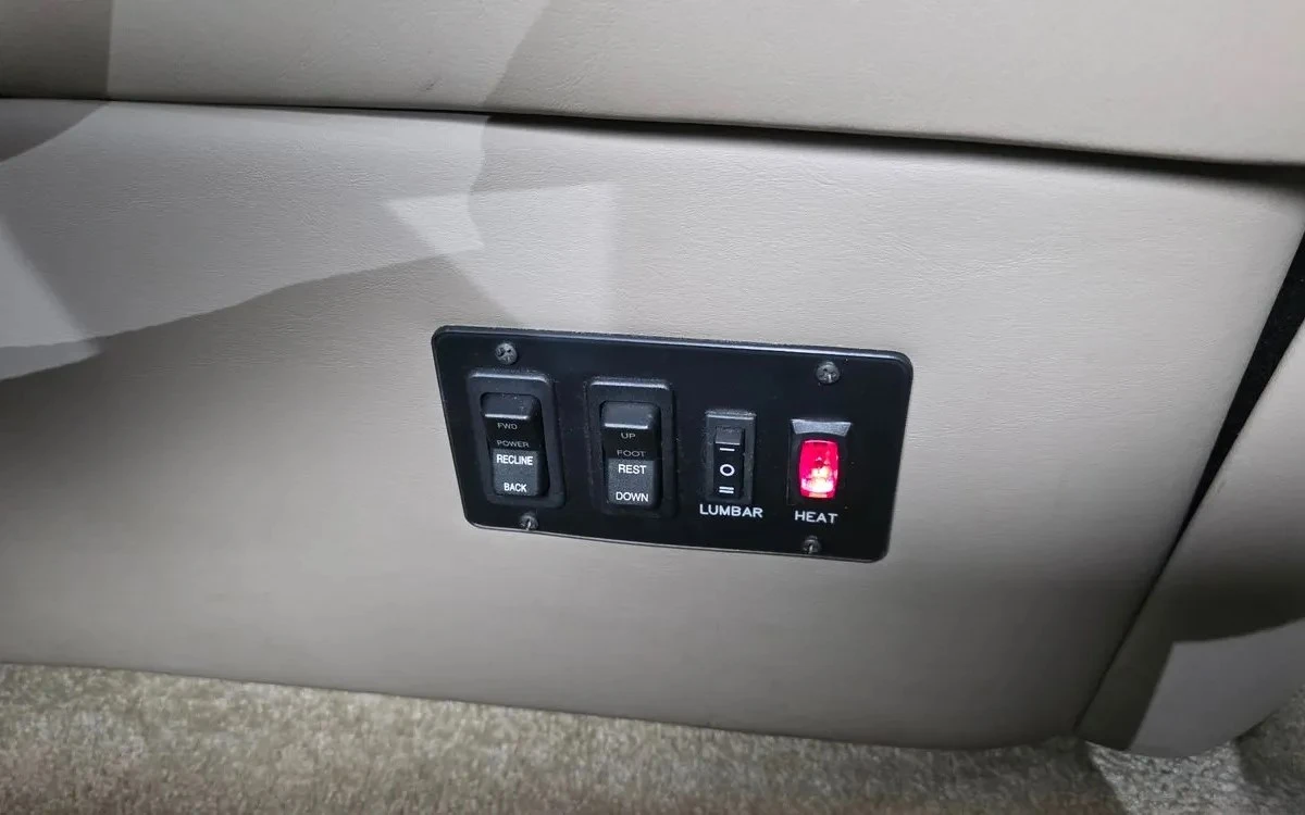 Gmc Savana 6.0 Explorer TV/Масаж/ Подгрев/, снимка 15 - Автомобили и джипове - 54985511